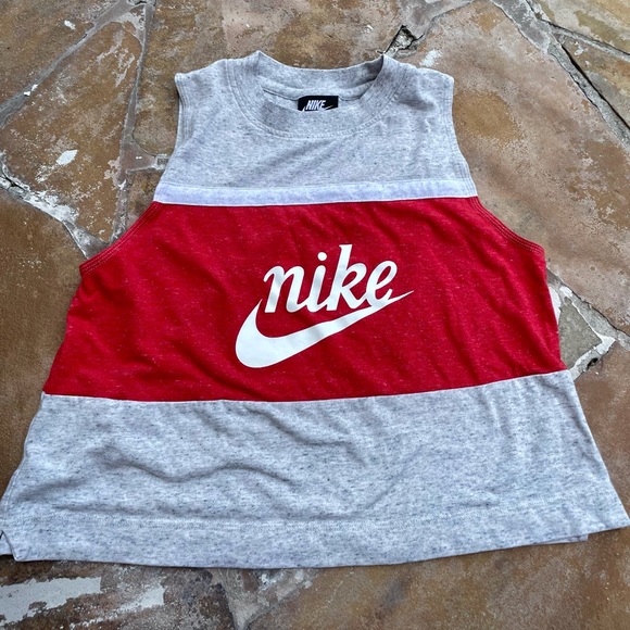 Women’s Nike Sportswear Standard Fit Varisity Logo Tank Gray & Red - Picture 1 of 3